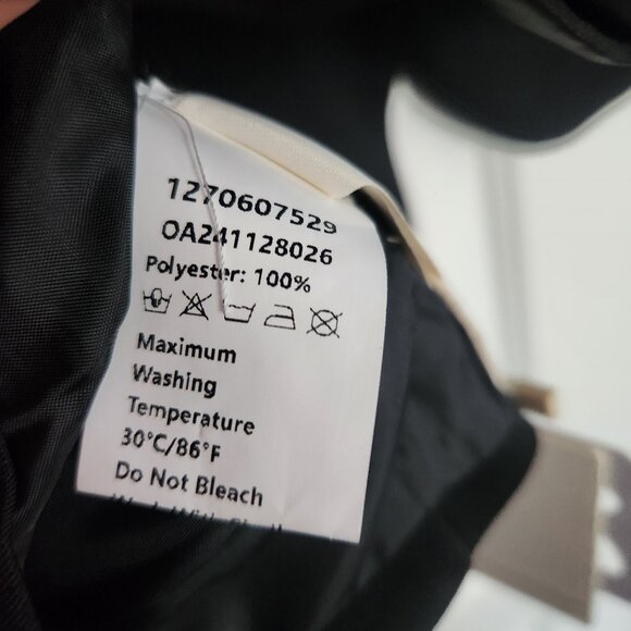 *NWT Commense V-Neck Buttoned Vest Button top Women MEDIUM (Size 6) BLACK - Picture 10 of 10